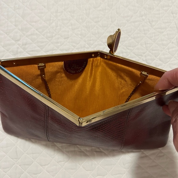 Ezra Vintage Oxblood Lizard-Embossed Leatger Clutch with Gold Chain - Picture 6 of 7